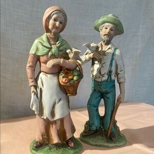 Charming Pastoral Couple Figurine Set